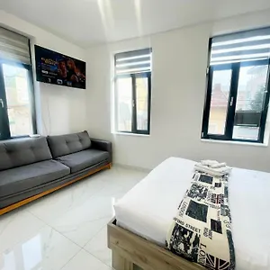 Apollo 2 Bucureşti